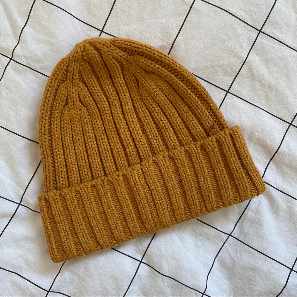 Uniqlo Ribbed Beanie